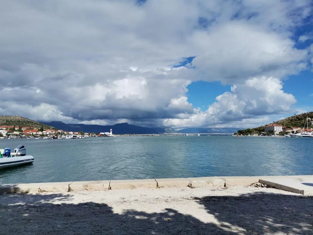Blue View Apartments Τρογκίρ